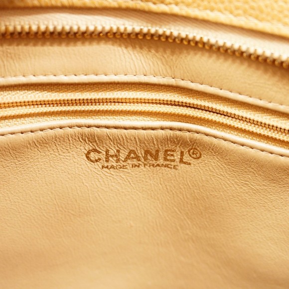 CHANEL Cream Caviar Leather Reissue Tote Bag - Picture 5 of 14